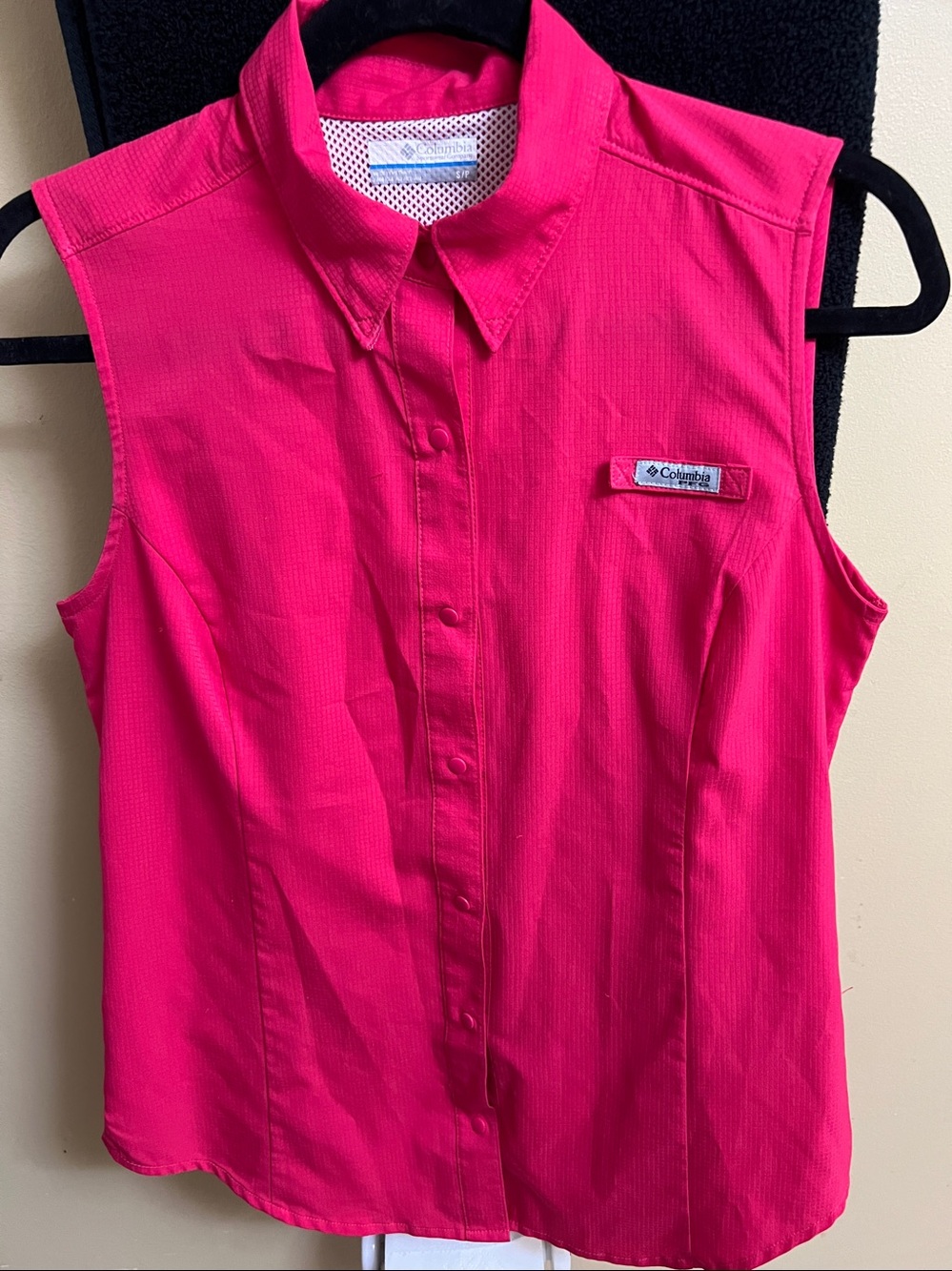 Columbia Sleeveless Button-Front Fishing Tank Top Hot Pink Size Small